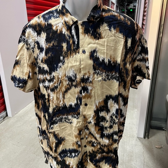 Express Multicolor Abstract Shirt - Picture 4 of 8